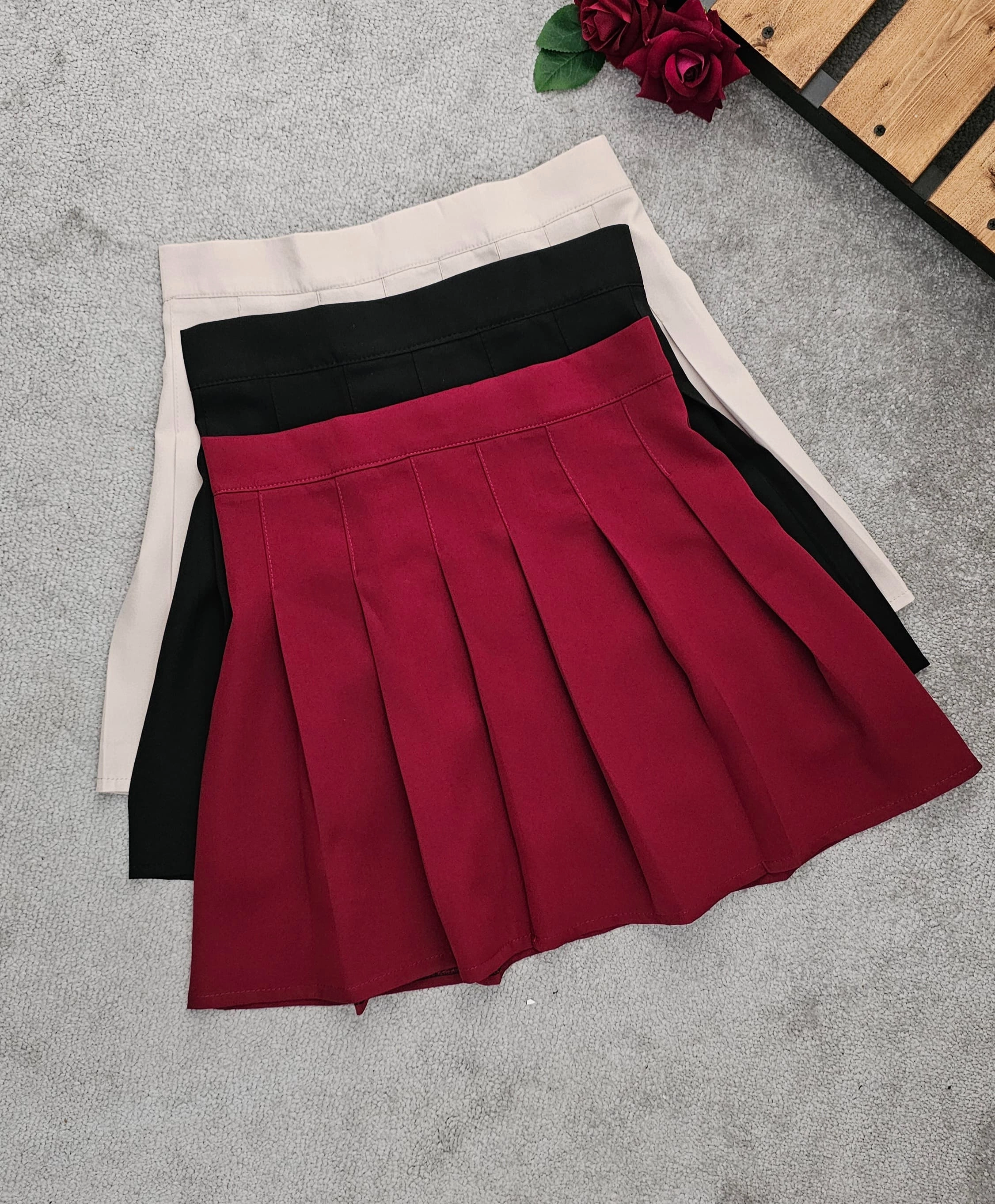 دامن کوتاه مجلسی چین دار زنانه کد ۰۷۷