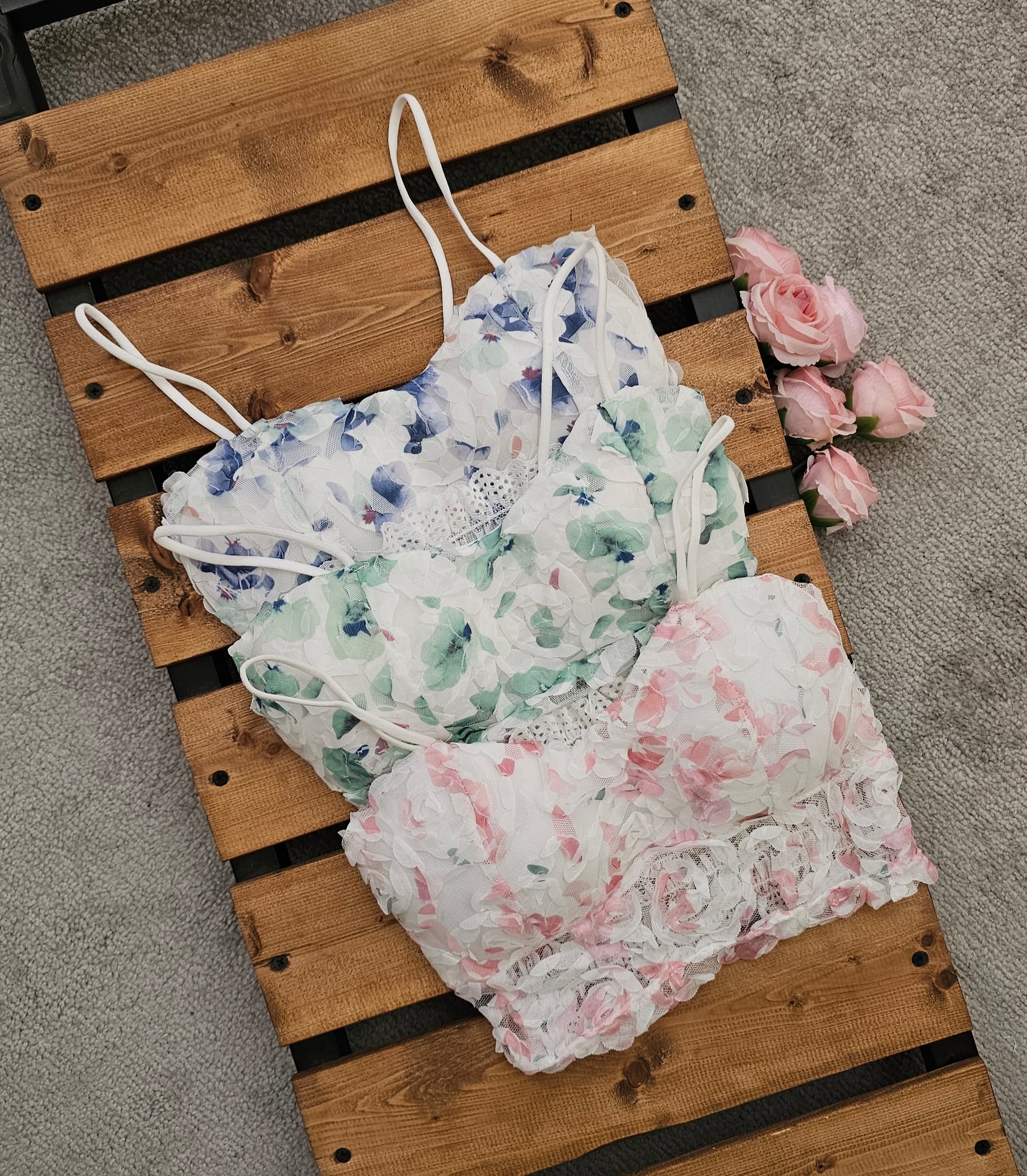 کراپ مجلسی وارداتی زنانه مدل گل برجسته کد۰۴۴