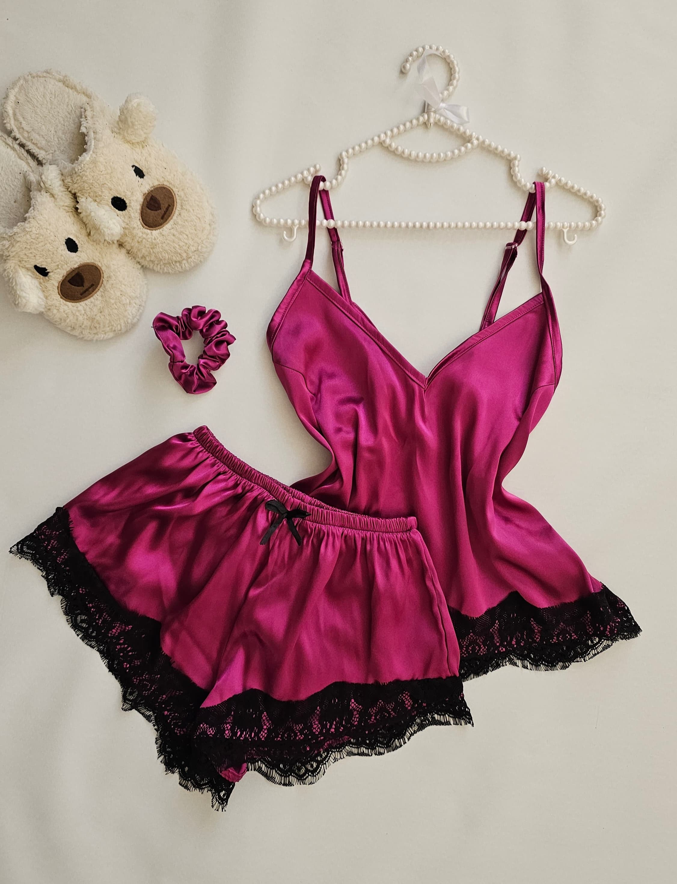 ست لباس خواب سه تیکه ساتن زنانه کد ۱۵۷