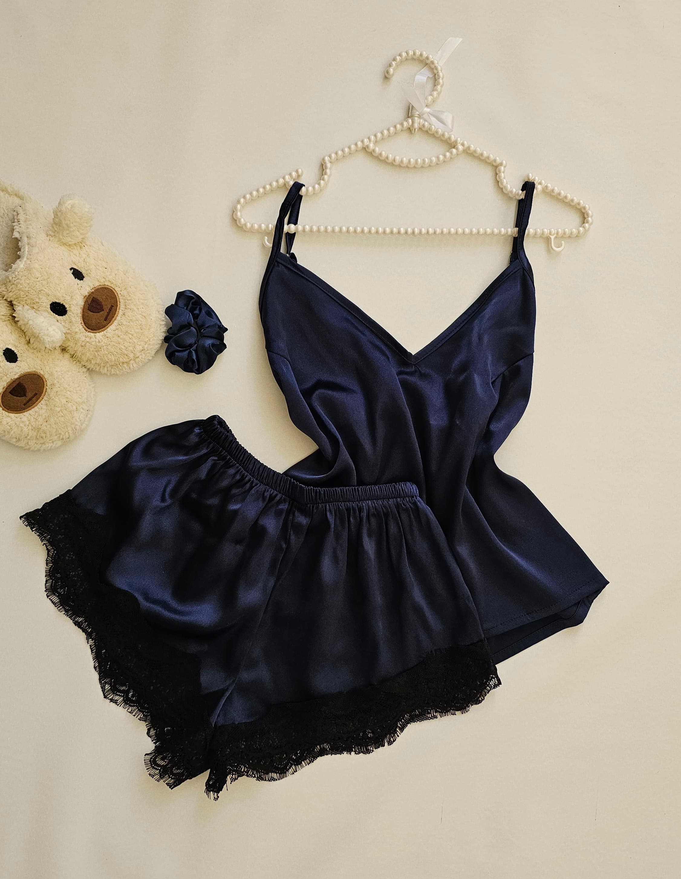 ست لباس خواب سه تیکه ساتن سورمه ای کد ۱۶۶